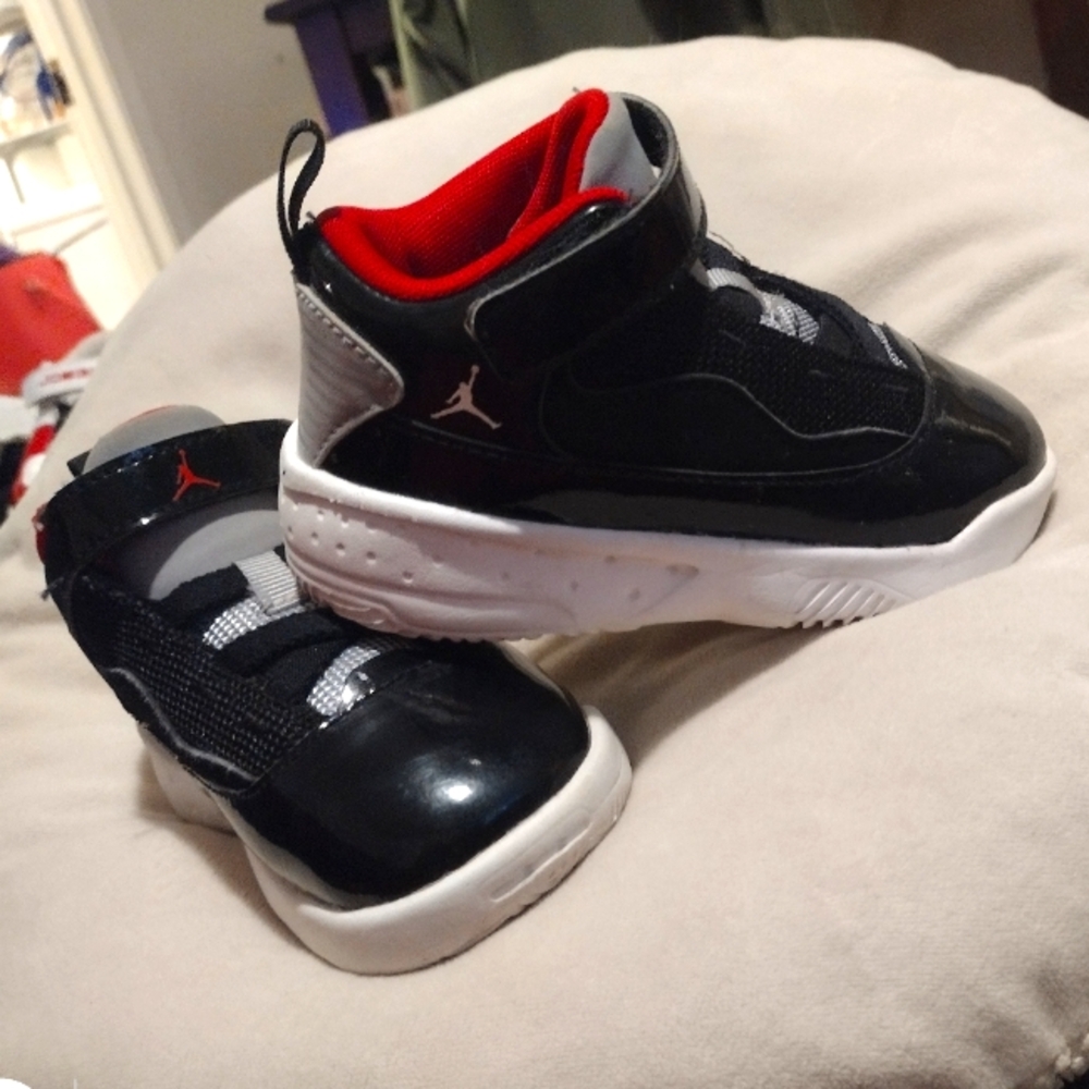 Size 7c Jordans
